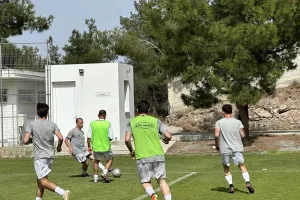 "Το άλλο Σάββατο, παππούδες, γιαγιάδες, γυναικόπαιδα, άντρες από όλη την επαρχία" (Φώτος)