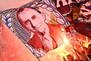 "Λάβαρο η εικόνα σου, χιλιάδες τα παιδιά σου"