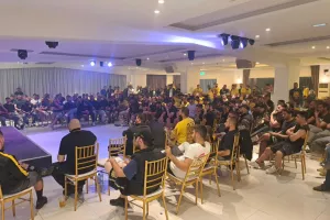 Θύρα 3: "Να δείξουμε ενότητα με ευχή μας να έρθουν καλύτερες μέρες για το σωματείο μας"