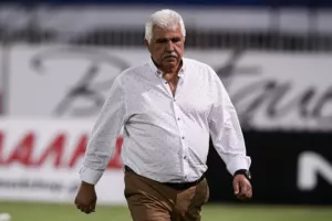 Παράσχος: «Η καλύτερη λύση η παραμονή του Λουτσέσκου – Χρειάζεται επιθετικό ο ΠΑΟΚ»