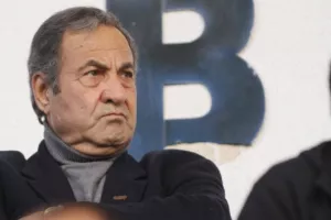 Υποκλίθηκε στην Πάφο