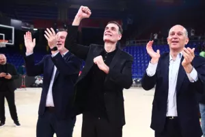 "Καμία απολύτως πρόθεση για αλλαγή προπονητή, απόλυτη στήριξη στον Μπαρτζώκα"