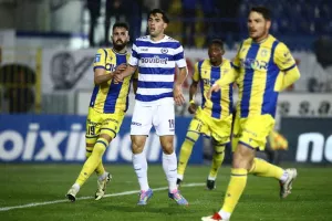 Νίκη για να μείνει ζωντανός με… βοήθεια