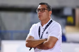 Χάρης για προγραμματισμό/"Σύντομα θα έχουμε νέα" (Σχόλιο για C.L)