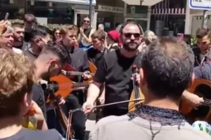 Pre-game με μαντινάδες/ΒΙΝΤΕΟ
