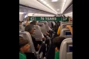 (ΒΙΝΤΕΟ) Ομονοιάτικη...πτήση με "Εκείνο το κασκόλ"