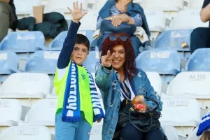  ΔΙΠΛΟ και... ελπίζει σε παραμονή! (Φώτος)