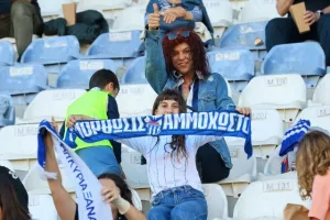  ΔΙΠΛΟ και... ελπίζει σε παραμονή! (Φώτος)