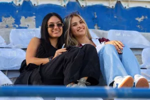  ΔΙΠΛΟ και... ελπίζει σε παραμονή! (Φώτος)