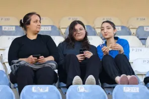  ΔΙΠΛΟ και... ελπίζει σε παραμονή! (Φώτος)