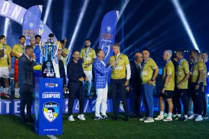 (ΦΩΤΟΣ) Η φιέστα της Πάφος FC