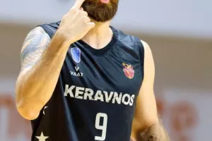 ΠΡΩΤΑΘΛΗΤΡΙΑ η Πετρολίνα ΑΕΚ! (φώτος)