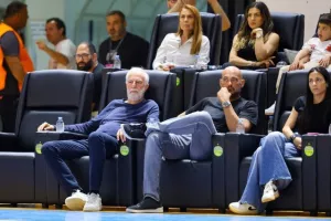 ΠΡΩΤΑΘΛΗΤΡΙΑ η Πετρολίνα ΑΕΚ! (φώτος)