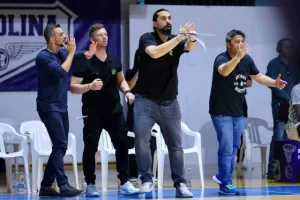 ΠΡΩΤΑΘΛΗΤΡΙΑ η Πετρολίνα ΑΕΚ! (φώτος)