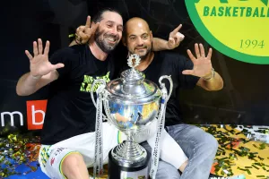 7 πρωταθλήματα 