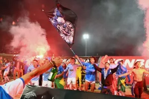 ΝΑΙ... ΕΦΕΡΑΝ το πρωτάθλημα στο Παφιακό! (φώτος)