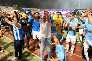 ΝΑΙ... ΕΦΕΡΑΝ το πρωτάθλημα στο Παφιακό! (φώτος)