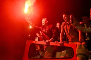 Πήρε πυρσό...ο Λομάκιν!