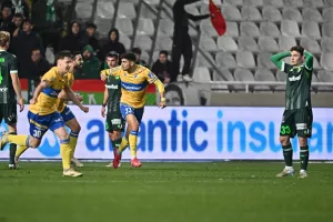 Ανταγωνιστικός, με λιτότητα 