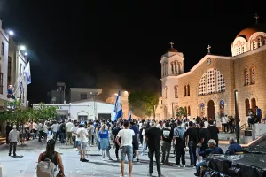 ΜΑΖΙ...παίκτες και κόσμος στο Σωματείο (Φώτος)