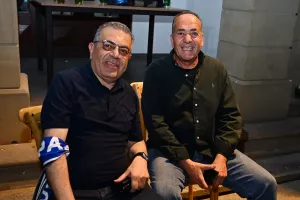 ΜΑΖΙ...παίκτες και κόσμος στο Σωματείο (Φώτος)