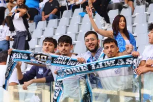 Φωτορεπορτάζ/ Ο κόσμος στο "Αλφαμέγα"