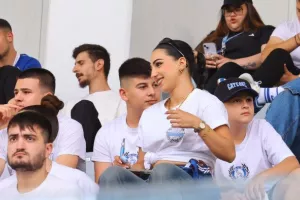 Φωτορεπορτάζ/ Ο κόσμος στο "Αλφαμέγα"