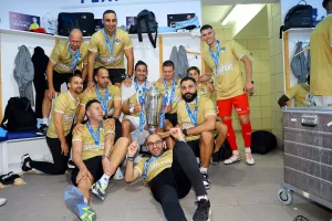 ΚΛΙΚ από τα αποδυτήρια!