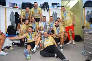 ΚΛΙΚ από τα αποδυτήρια!