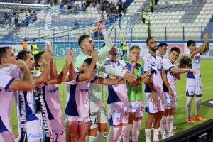 ΜΟΛΙΣ τέσσερις!!!