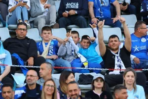 (ΦΩΤΟΡΕΠΟΡΤΑΖ) Πήραν θέση οι Παφίτες 