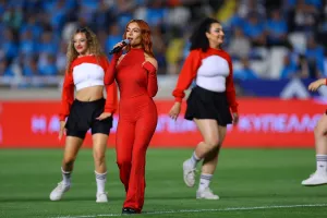 Ψυχαγωγία... με το show της Ελευθερίας! (Φώτος)