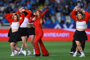 Ψυχαγωγία... με το show της Ελευθερίας! (Φώτος)