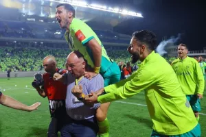 ΚΥΠΕΛΛΟΥΧΟΣ η ΑΕΚ στα πέναλτι με... ήρωα τον Αλομέροβιτς! (Φώτος)