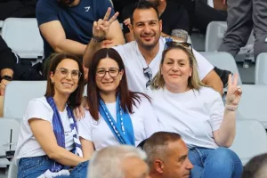 Φωτορεπορτάζ/ Ο κόσμος στο "Αλφαμέγα"