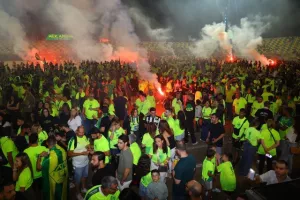 Ώρα 01:30/ Μέσα σε αποθέωση έφτασαν στην ΑΡΕΝΑ οι Κυπελλούχοι! (Φώτος/Βίντεο Kerkida)