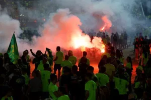Ώρα 01:30/ Μέσα σε αποθέωση έφτασαν στην ΑΡΕΝΑ οι Κυπελλούχοι! (Φώτος/Βίντεο Kerkida)