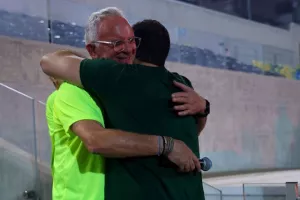 Ώρα 01:30/ Μέσα σε αποθέωση έφτασαν στην ΑΡΕΝΑ οι Κυπελλούχοι! (Φώτος/Βίντεο Kerkida)