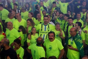 Ώρα 01:30/ Μέσα σε αποθέωση έφτασαν στην ΑΡΕΝΑ οι Κυπελλούχοι! (Φώτος/Βίντεο Kerkida)
