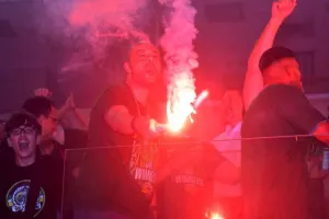Ώρα 01:30/ Μέσα σε αποθέωση έφτασαν στην ΑΡΕΝΑ οι Κυπελλούχοι! (Φώτος/Βίντεο Kerkida)