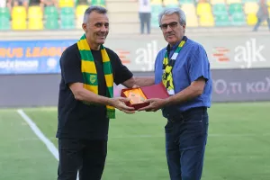ΑΕΚ/Τίμησαν τρεις παλαίμαχους της ΕΠΑ