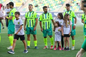 Με χατ-τρικ του Ανγκέλσκι... έκλεισε με νίκη στην Αρένα