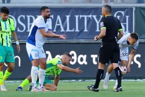 Με χατ-τρικ του Ανγκέλσκι... έκλεισε με νίκη στην Αρένα