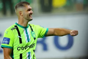 Με χατ-τρικ του Ανγκέλσκι... έκλεισε με νίκη στην Αρένα