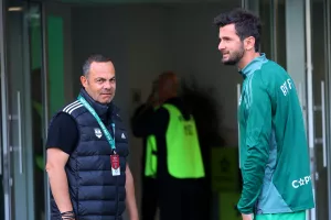Κώστας/Κβίλι