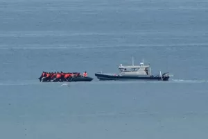 Ναυάγιο στη Μάγχη: Διασώθηκαν 61 επιβάτες - Νεκρός ένας μετανάστης