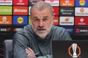 Ποστέκογλου: “Δεν θα γίνω ποτέ κλόουν, γεννήθηκα στην Ελλάδα και είμαι υπερήφανος Έλληνας”