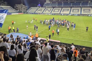 (ΦΩΤΟΣ/ΒΙΝΤΕΟ) Ιστορικές στιγμές / Μεγάλο γλέντι στον αγωνιστικό χώρο 