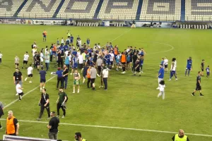 (ΦΩΤΟΣ/ΒΙΝΤΕΟ) Ιστορικές στιγμές / Μεγάλο γλέντι στον αγωνιστικό χώρο 