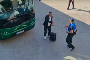 (ΦΩΤΟΣ kerkida) Η άφιξη της Ομόνοιας 